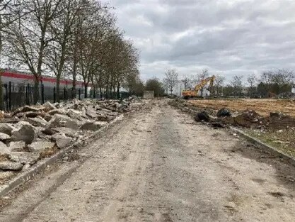 Industrial in Éragny to rent - Building Photo - Image 2 of 5