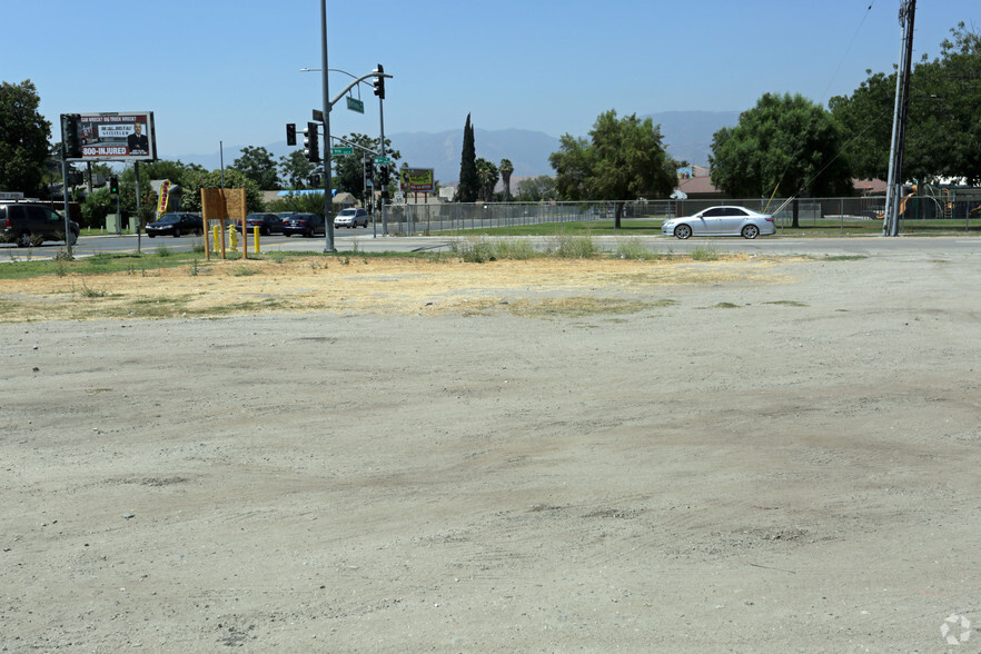 895 N Mount Vernon Ave, San Bernardino, CA for sale - Building Photo - Image 1 of 4