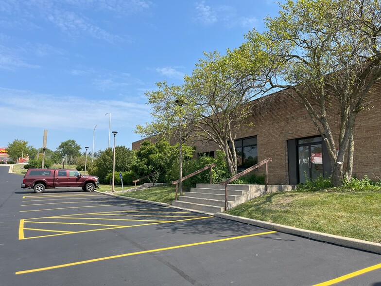 1519 E Main St, St Charles, IL for rent - Building Photo - Image 3 of 8