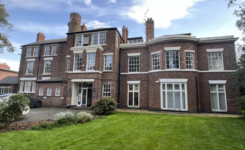 Queens Rd, Chester to rent - Primary Photo - Image 1 of 15