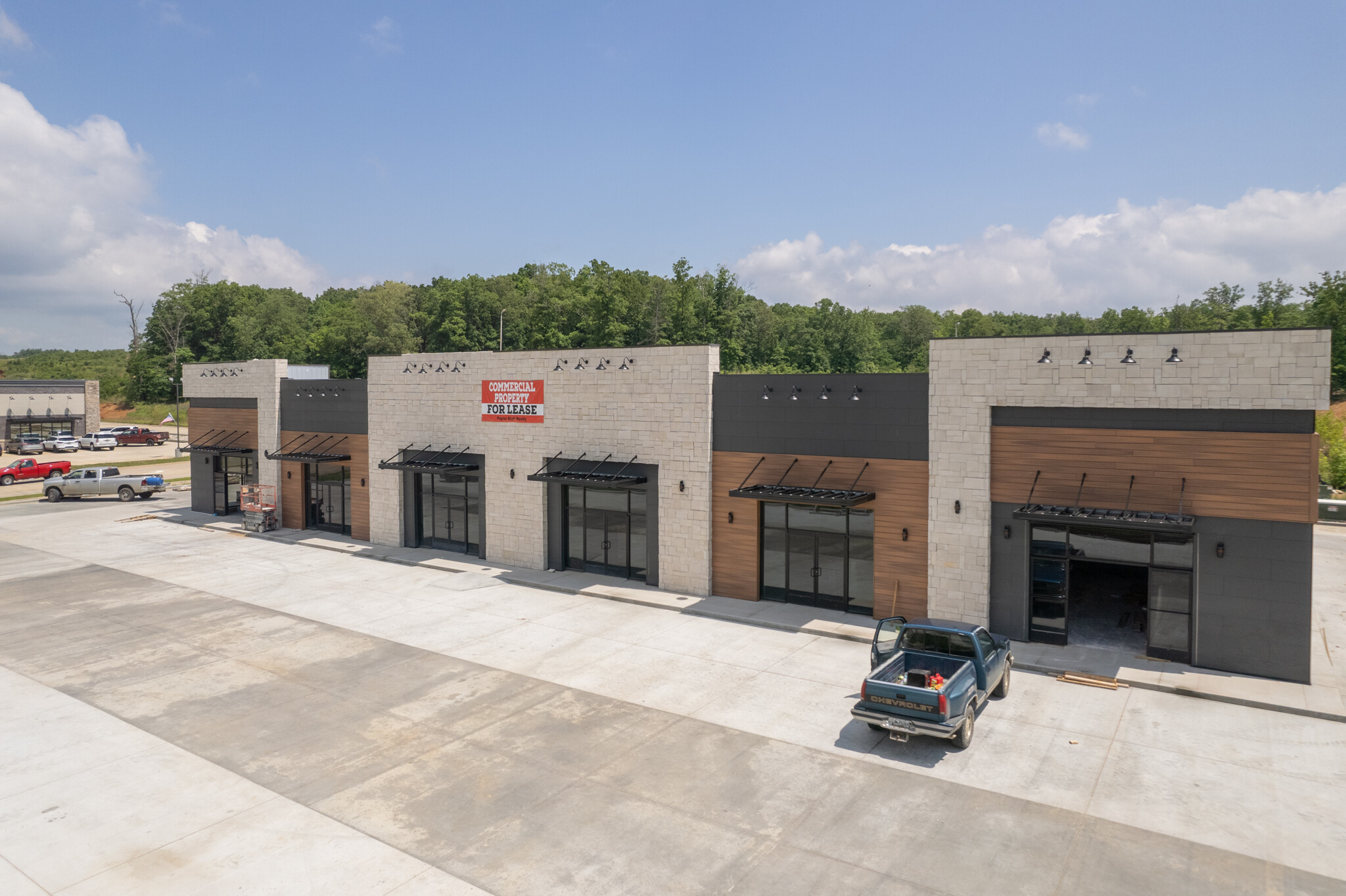 2000 Shelby Rd., Poplar Bluff, MO for rent Building Photo- Image 1 of 12