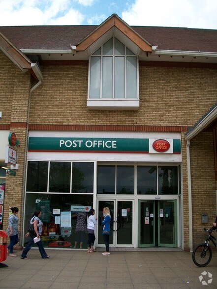 St. Germain Walk, Huntingdon to rent - Building Photo - Image 2 of 2