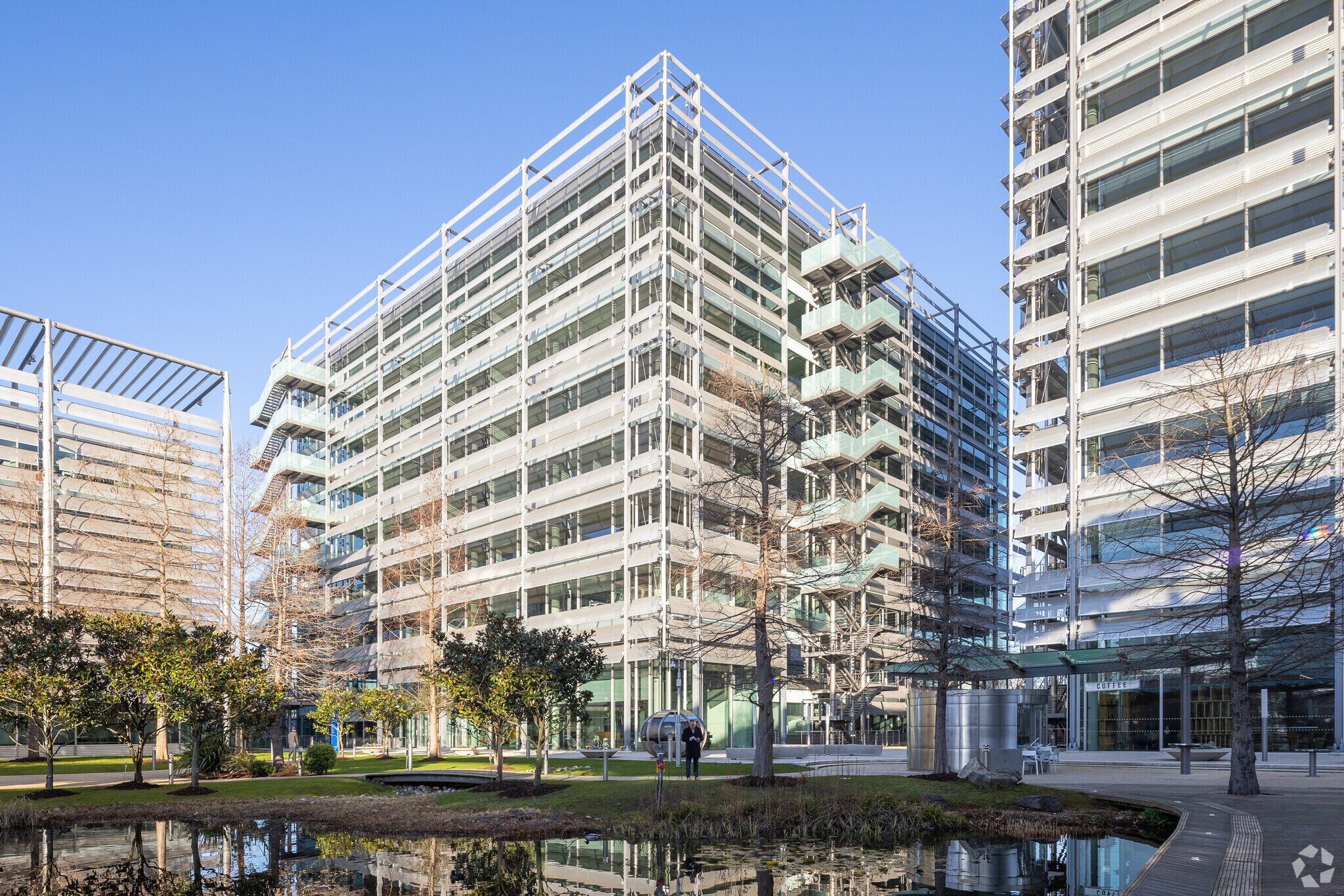 566 Chiswick High Rd, London for sale Primary Photo- Image 1 of 1