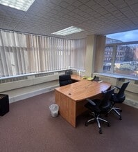 14 Lyon Rd, Harrow to rent Interior Photo- Image 2 of 3