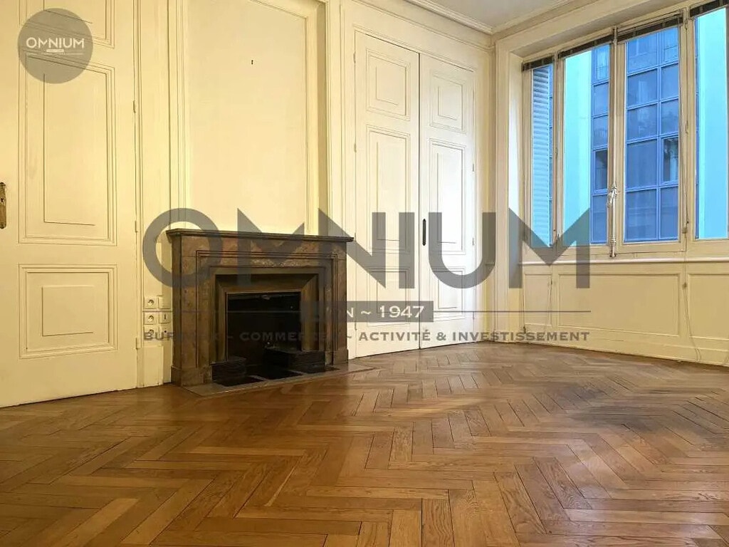 Location Bureaux 197 m² - Photo 1