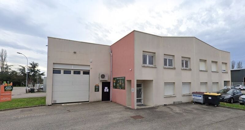 Light Industrial in Genas to rent Building Photo- Image 1 of 3