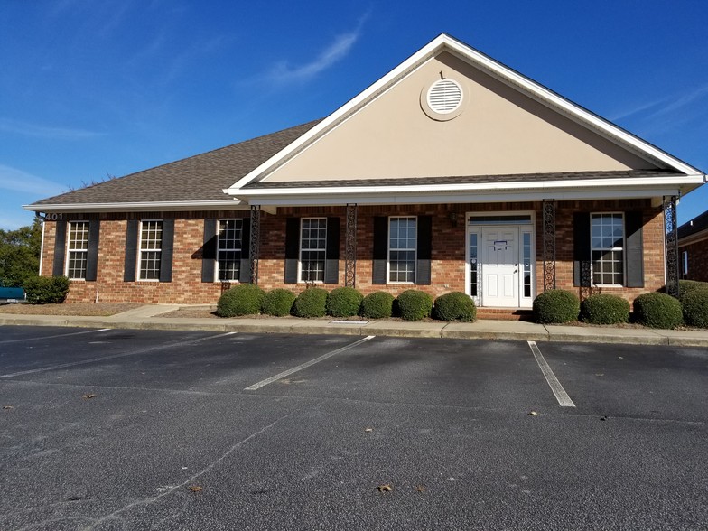 7013 Evans Town Center Blvd, Evans, GA for sale - Primary Photo - Image 1 of 1