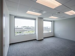 4270 Executive Sq, La Jolla, CA to rent Interior Photo- Image 1 of 9