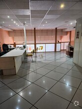 Retail in Coslada, MAD for rent Interior Photo- Image 2 of 2