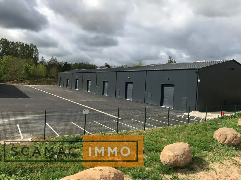 Location Entrepôt 196 m² - Photo 1
