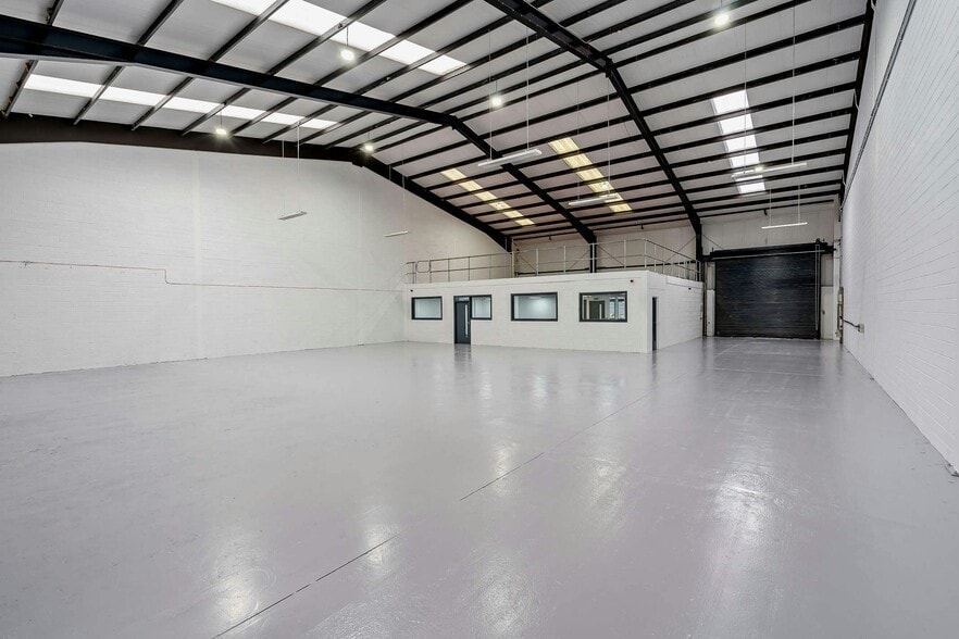 Queen Anne Dr, Newbridge to rent - Building Photo - Image 2 of 23