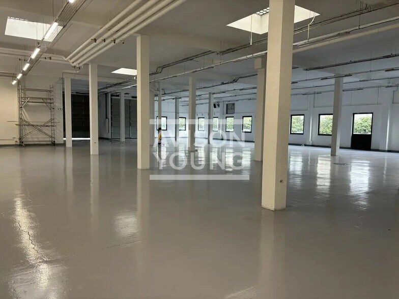 Light Industrial in Gennevilliers to rent - Building Photo - Image 3 of 6