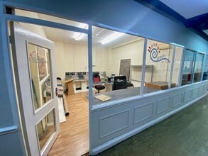 32 High St, Thatcham to rent Interior Photo- Image 1 of 3