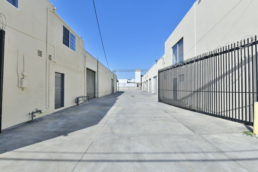 13615-13623 Crenshaw Blvd, Hawthorne, CA for sale - Building Photo - Image 3 of 21