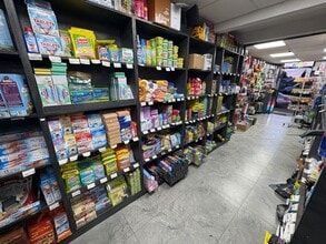 1 Oxford Rd, Uxbridge to rent Interior Photo- Image 1 of 4