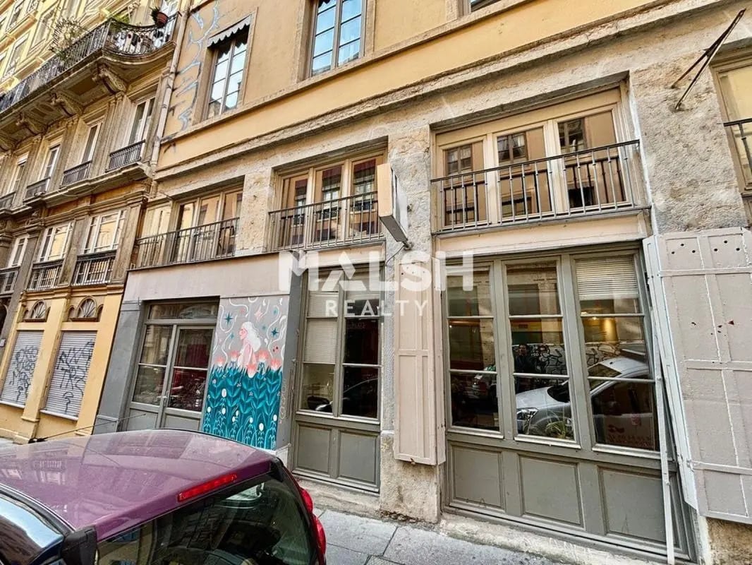 Office in Lyon for sale Building Photo- Image 1 of 9