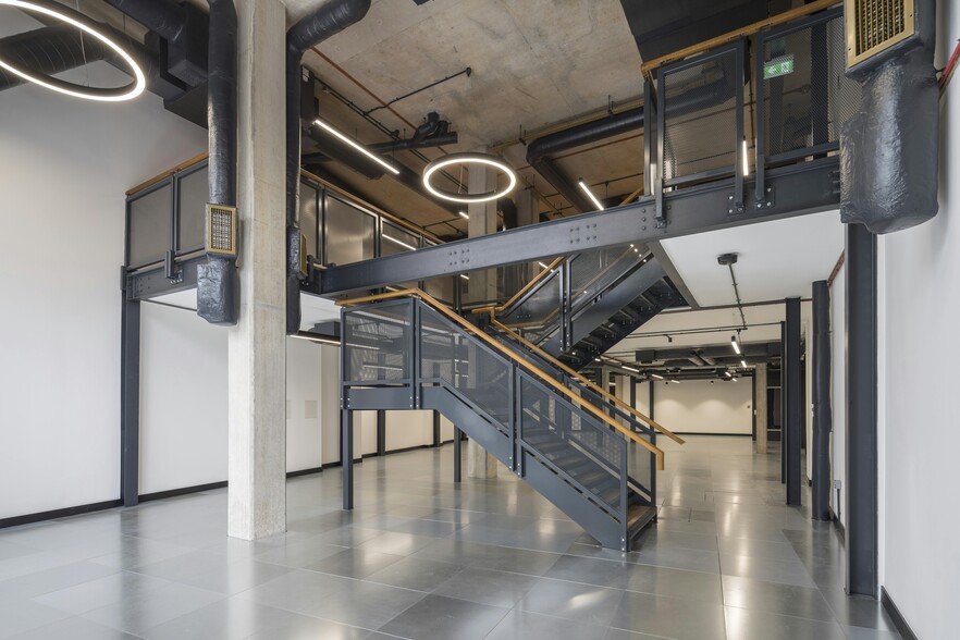 429-445 Caledonian Rd, London for sale - Interior Photo - Image 1 of 7