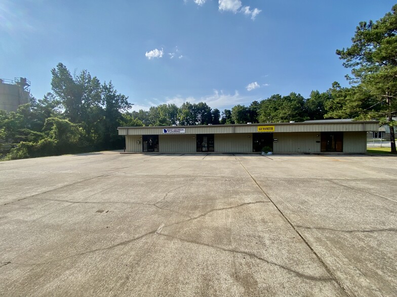 4863 Milgen Rd, Columbus, GA for rent - Building Photo - Image 2 of 4