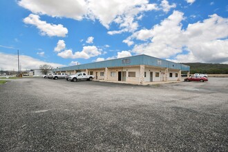 1175 FM 2673, Canyon Lake, TX for rent Building Photo- Image 2 of 10