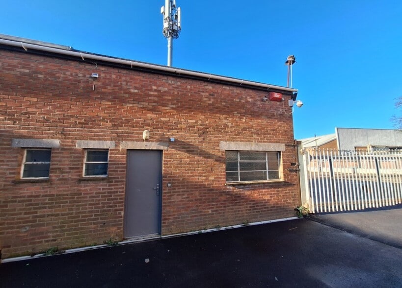 11-15A Station Rd, Yate to rent - Building Photo - Image 2 of 3