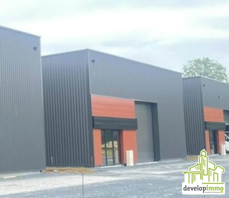 Vente Local d'activités 330 m² - Photo 1