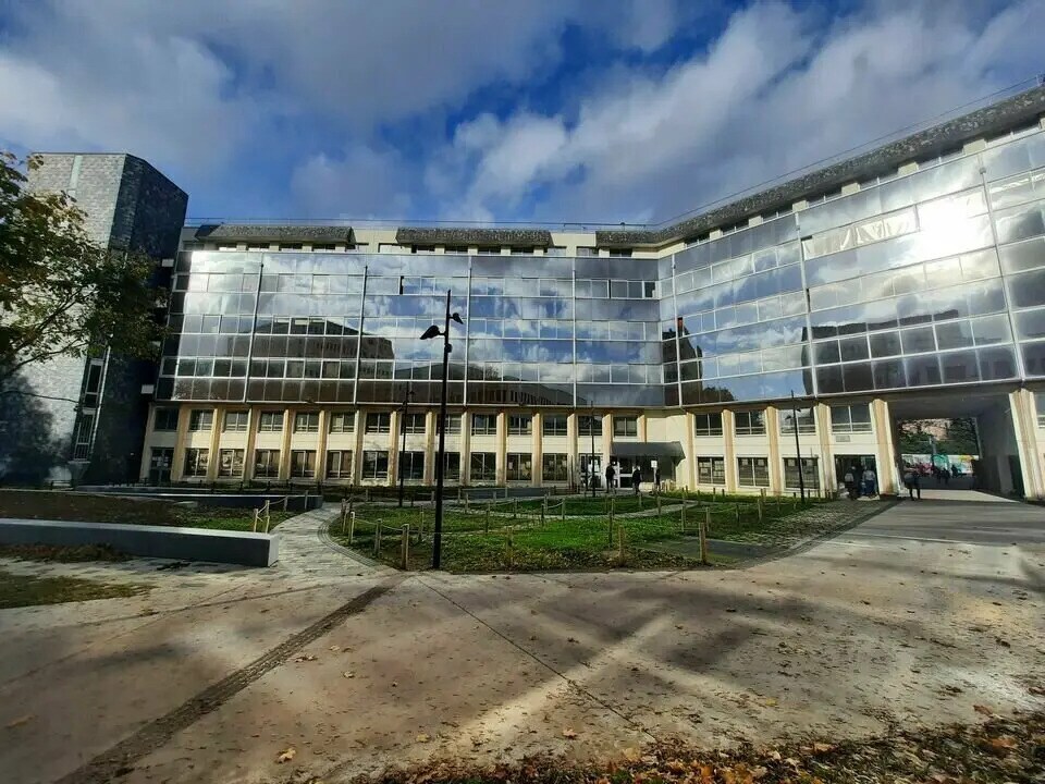 Office in Rouen to rent Building Photo- Image 1 of 12