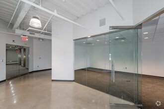 6 Montgomery Village Ave, Gaithersburg, MD to rent Interior Photo- Image 2 of 6