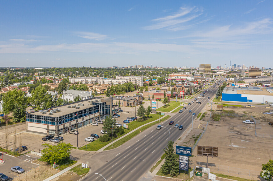 4628-4640 Calgary Trl NW, Edmonton, AB for rent - Building Photo - Image 1 of 6