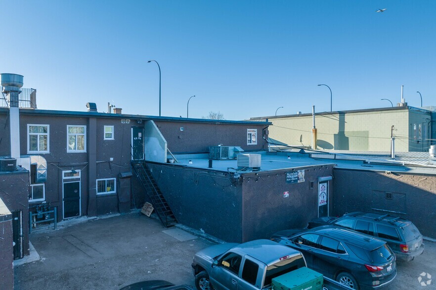 4210 17th Ave SE, Calgary, AB for sale - Building Photo - Image 2 of 4