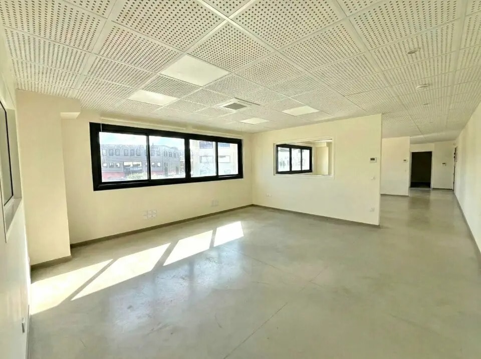 Location Bureaux 164 m² - Photo 1