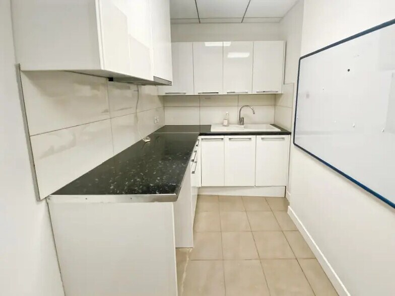 Office in Vincennes for sale - Building Photo - Image 3 of 5