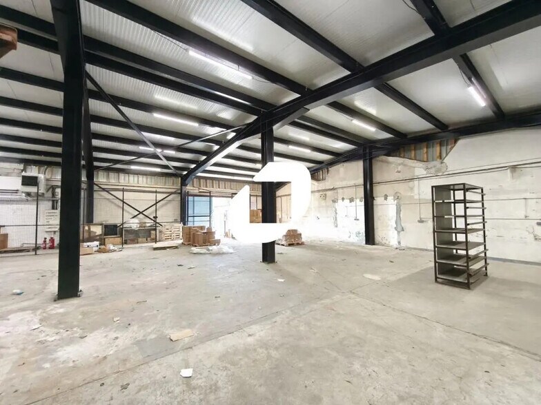 Light Industrial in Neuilly-Plaisance to rent - Building Photo - Image 1 of 4