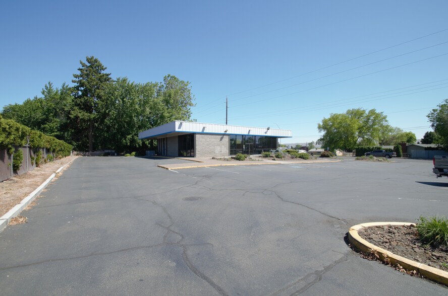 5505 Summitview Ave, Yakima, WA for sale - Building Photo - Image 3 of 12