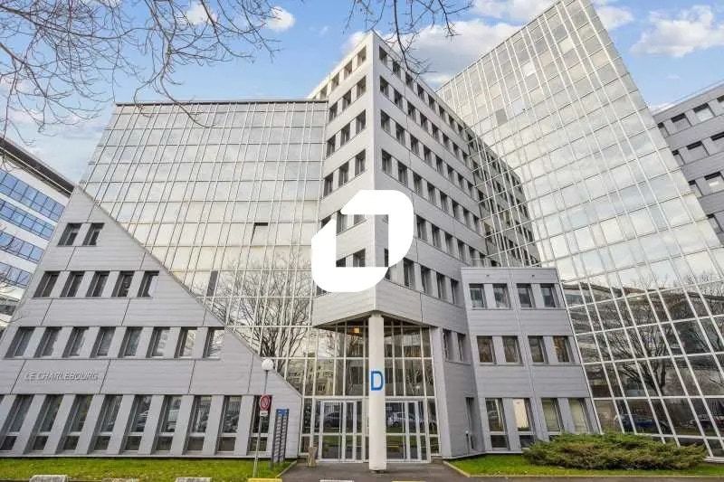 Office in Colombes to rent - Building Photo - Image 1 of 17