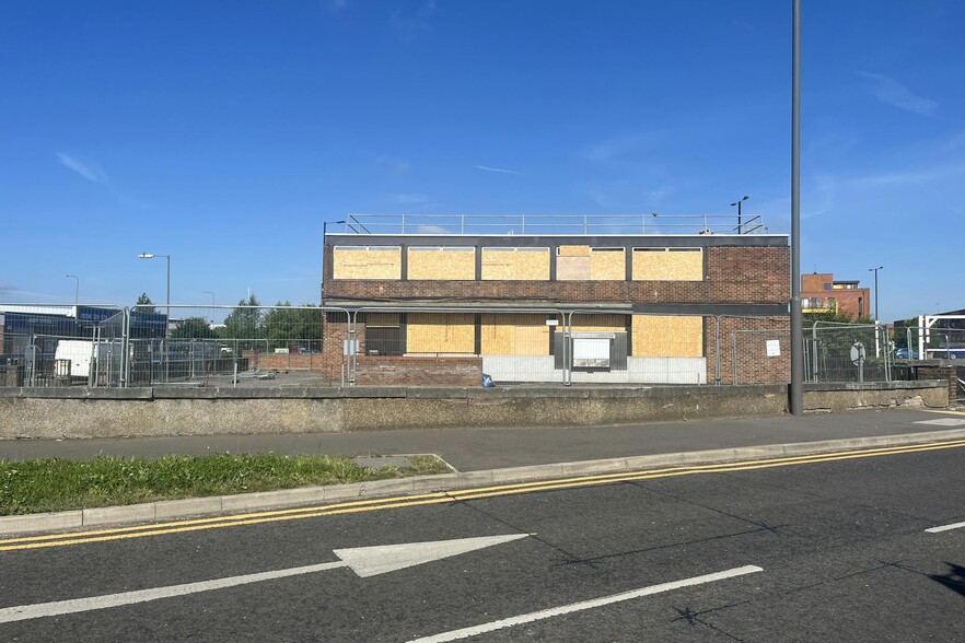 2 Gatehouse Rd, Aylesbury for sale - Building Photo - Image 1 of 1