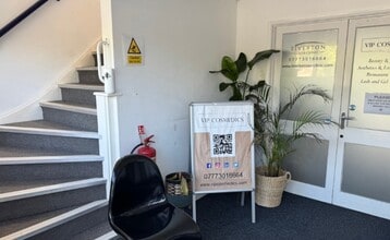 Kennedy Way, Tiverton to rent Interior Photo- Image 1 of 5