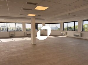 1 Rue De La Croix Des Maheux, Cergy to rent Interior Photo- Image 1 of 12