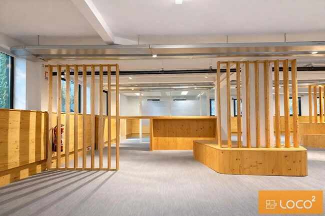 Location Bureaux 230 m² à 2 323 m²