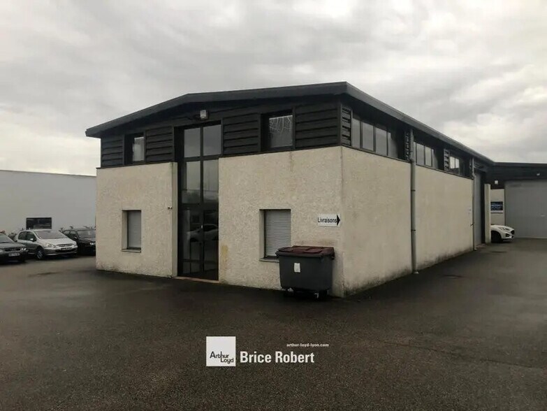 3 Allée Des 3 Joncs, Jons to rent - Building Photo - Image 1 of 12