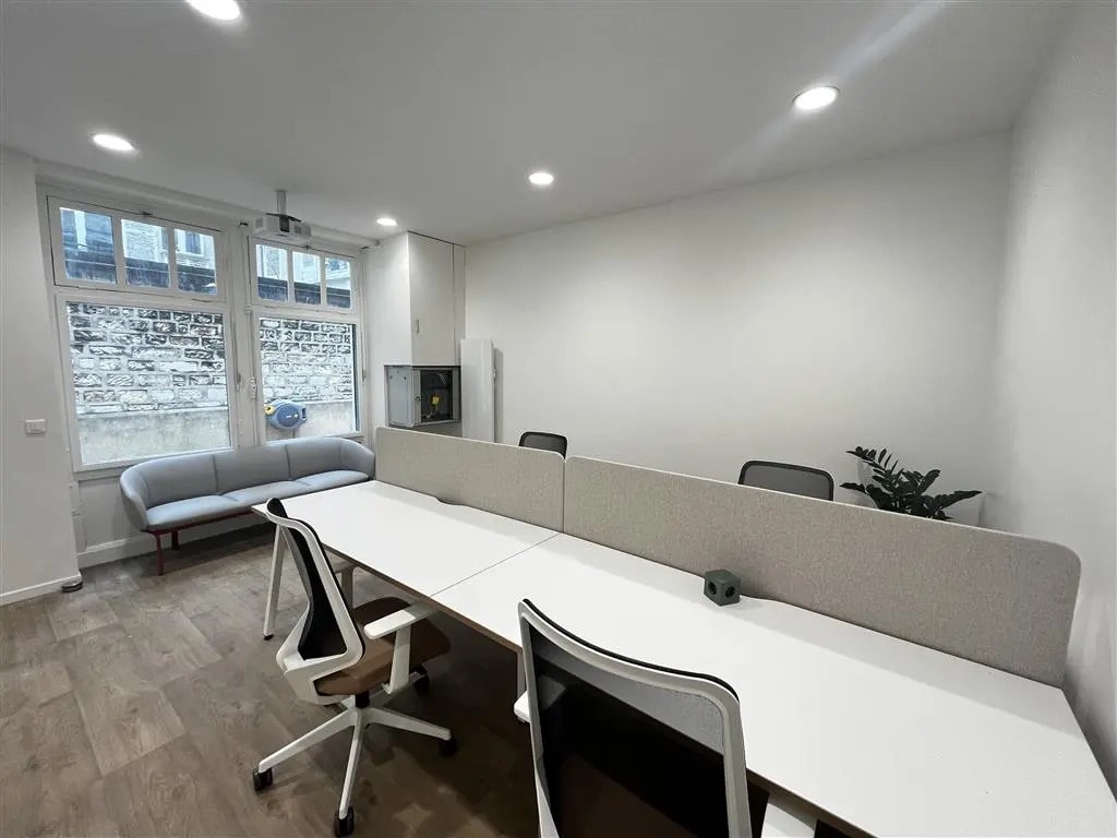Office in Paris for sale Building Photo- Image 1 of 7