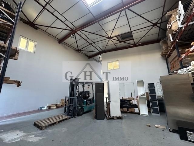Industrial in Sainte-Geneviève-des-Bois to rent - Interior Photo - Image 2 of 8