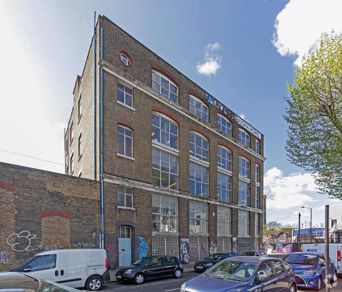 Smeed Rd, London to rent - Building Photo - Image 3 of 3