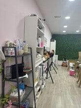 Retail in Madrid, Madrid to rent Interior Photo- Image 2 of 3
