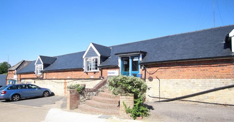 8-11 Selborne Rd, Alton to rent Primary Photo- Image 1 of 3