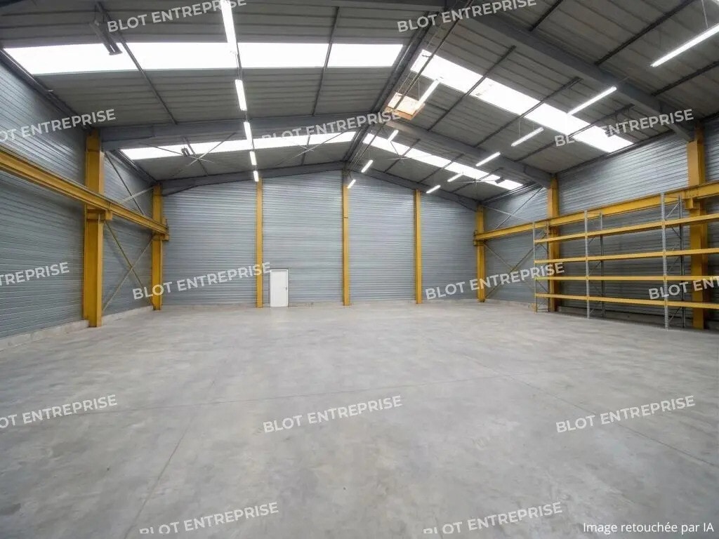 Location Local d'activités 700 m² - Photo 1