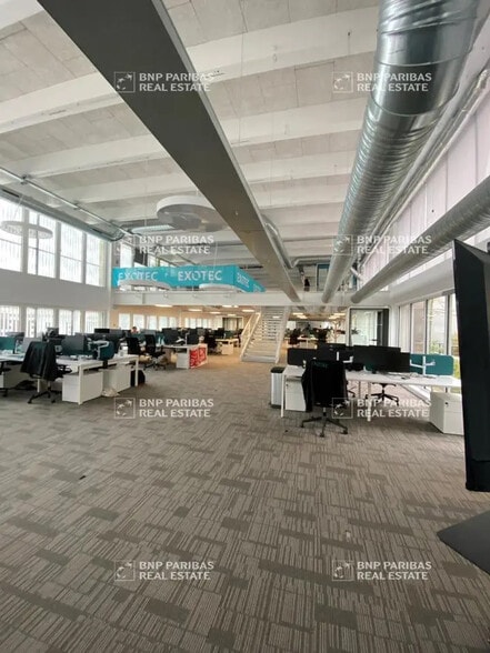 132 Allée Des Mannequins, Villeneuve-d'Ascq to rent - Building Photo - Image 3 of 15