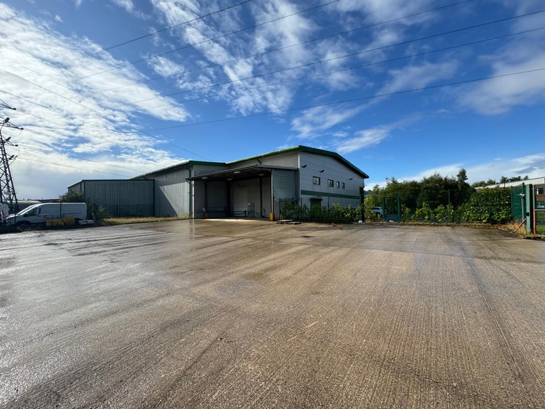 Broadgate Business Park, Oldham to rent - Building Photo - Image 2 of 5