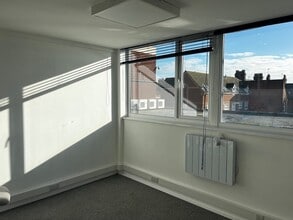 York Rd, Felixstowe to rent Interior Photo- Image 1 of 2