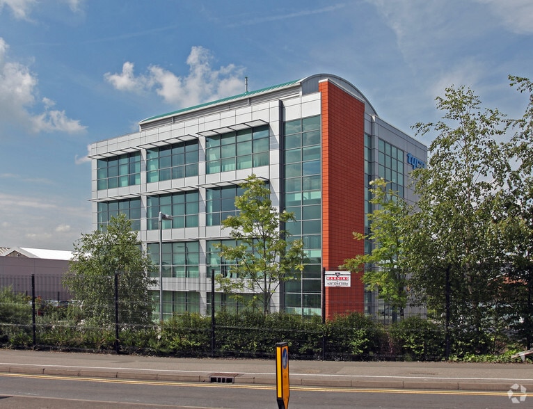 Farnham Rd, Slough for sale - Primary Photo - Image 1 of 1