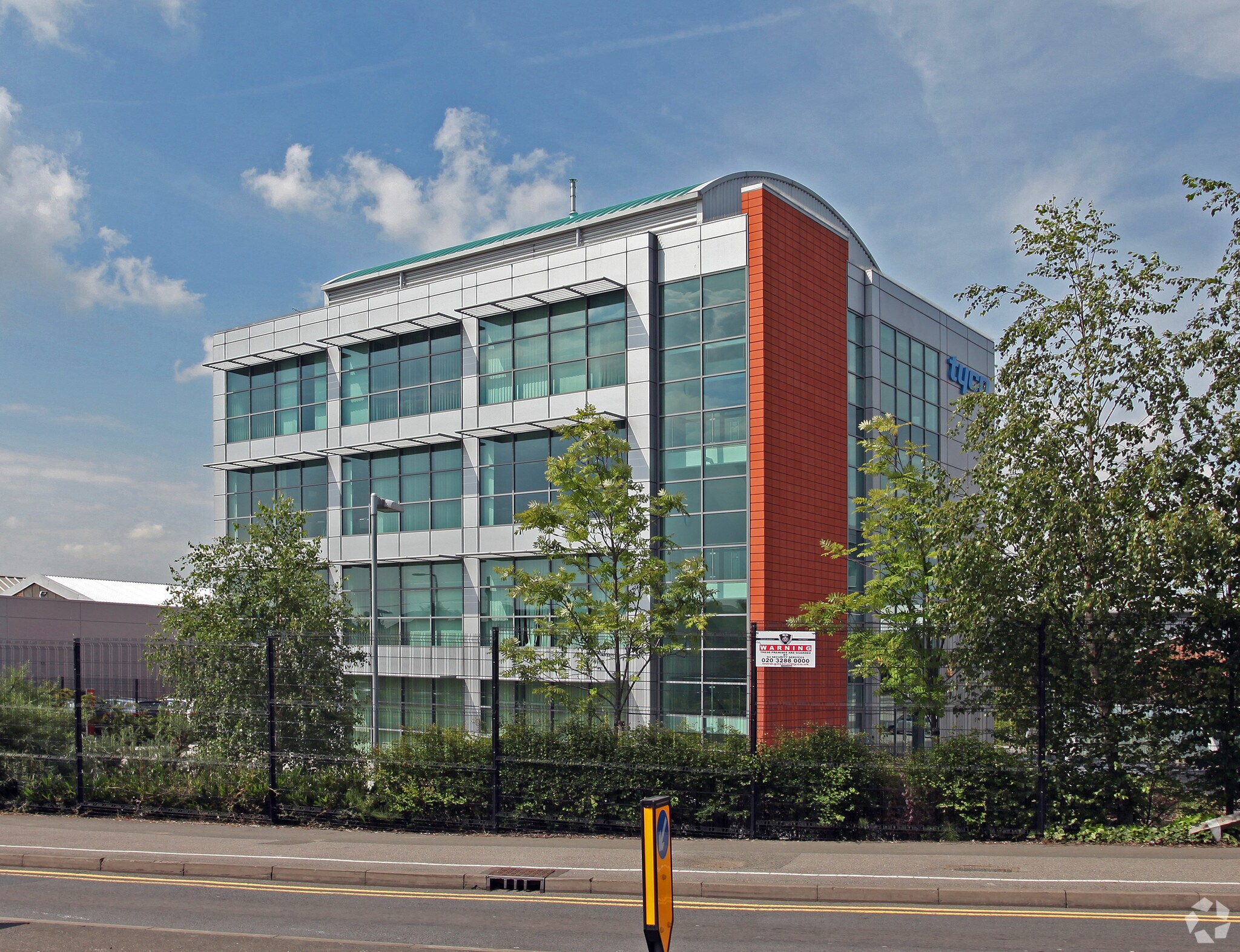 Farnham Rd, Slough for sale Primary Photo- Image 1 of 1